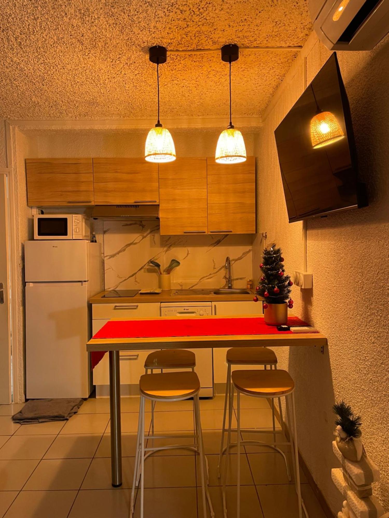 Studio Cosy A 300M De La Mer, Face Aux Festivals, Derriere La Night Life Le Barcares Luaran gambar